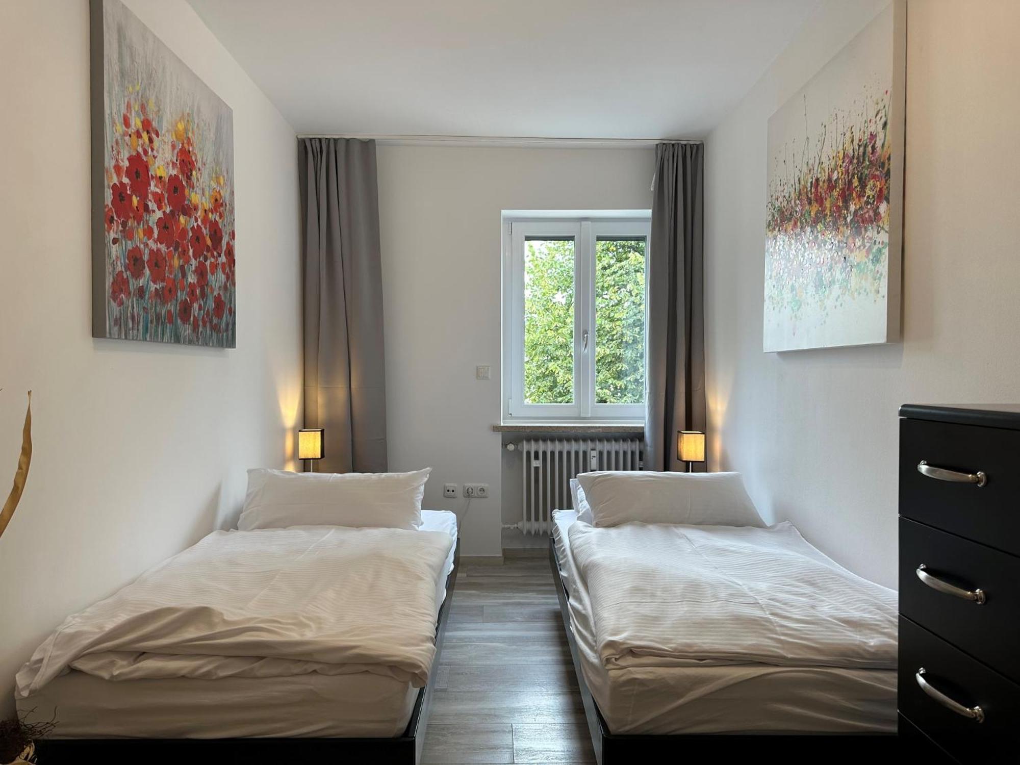 Mm Lodge - Apartments In Innenstadtlage Mit Parkplatz Аугсбург Экстерьер фото